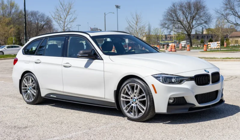 
								2018 BMW 330i xDrive Sports Wagon M Sport full									