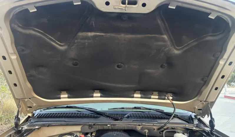 
								2005 GMC Yukon XL SLT full									