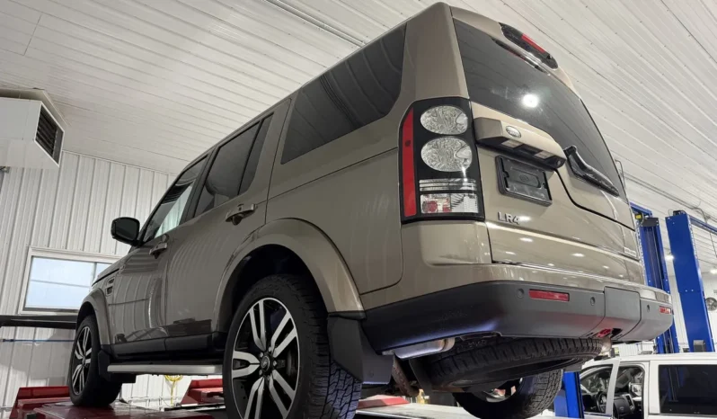 
								2015 Land Rover LR4 HSE Luxury full									